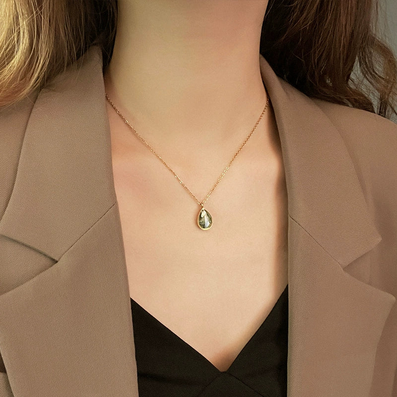 Natural Shell Patch Water Drop Necklace Female Clavicle Chain 2022 New Arrival Tide Special-Interest Design Non-Collision Original Titanium Steel