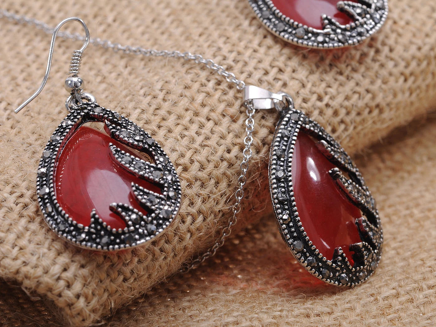 Silver Tone Gunmetal Faux Ruby Great Gatsby Flapper Stone Pendant Necklace Earring Set