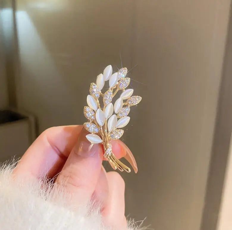 Golden Tulip Flower Imitation Pearl Brooch Shiny CZ Full Of Rhinestone Women's Brooches Metal Pins Party Badge Jewelry Gifts