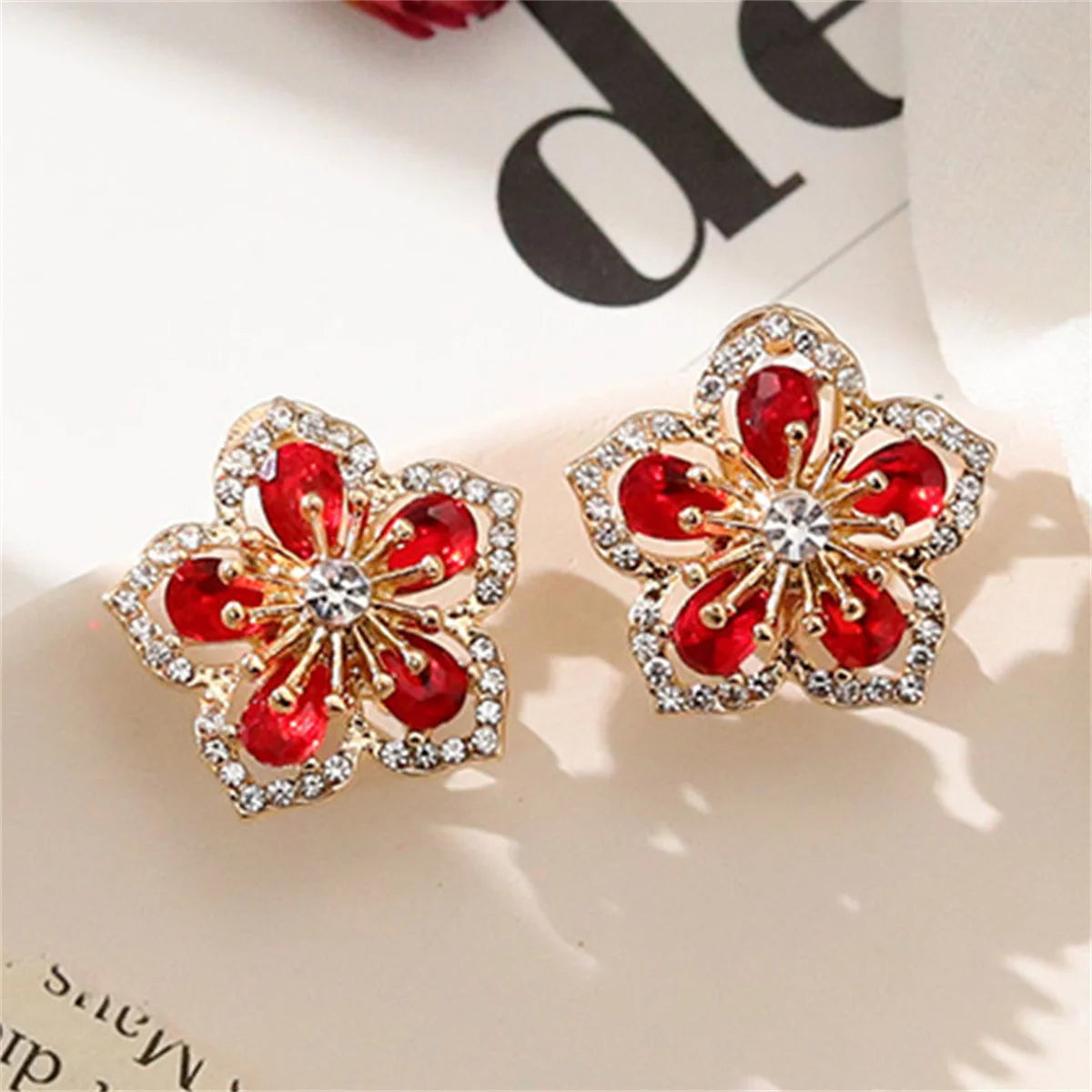 Korean Light Luxury Crystal Flower Earrings for Women Pink Sweet Cherry Blossom Zircon Earrings Girls Party Jewelry Bijoux Gifts