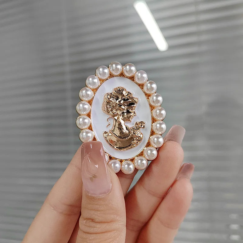 Luxury Lily Flower Brooches Women's Exquisite Crystal Bouquet Plant Corsage Pin Suit Jewelry Accessories