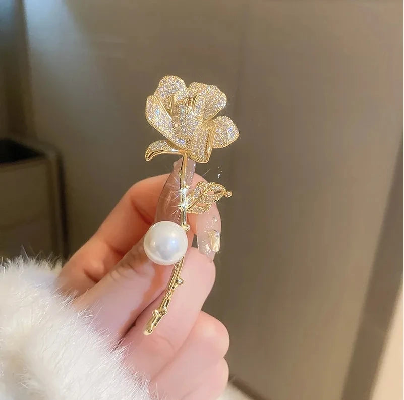 Luxury Lily Flower Brooches Women's Exquisite Crystal Bouquet Plant Corsage Pin Suit Jewelry Accessories