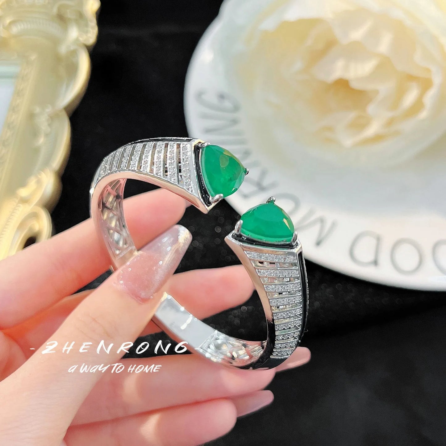 Vintage Luxury Artdeco Design Jewelry Inlaid Colombian Simulation Triangle Emerald Bracelets Rings Jewelry Sets For Women