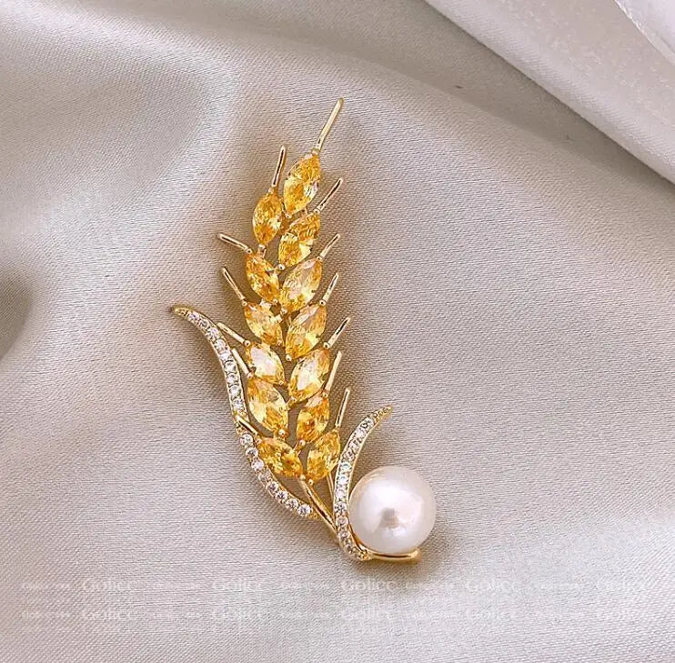 Golden Tulip Flower Imitation Pearl Brooch Shiny CZ Full Of Rhinestone Women's Brooches Metal Pins Party Badge Jewelry Gifts