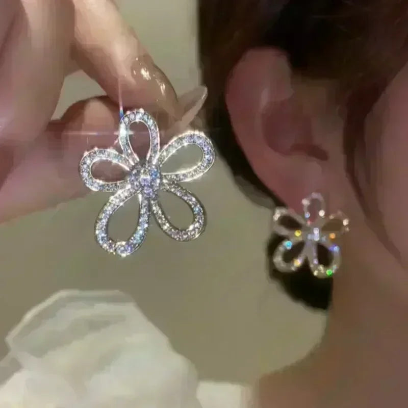 New Summer Luxury Green Crystal Flower Earrings for Women Fashionable Personalized Daily Accessory Party Jewelry Birthday Gifts