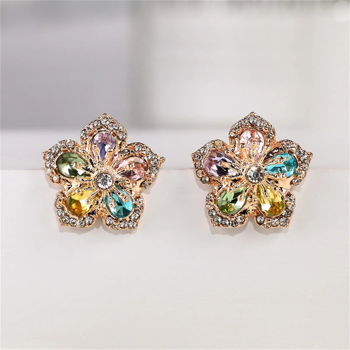 Korean Light Luxury Crystal Flower Earrings for Women Pink Sweet Cherry Blossom Zircon Earrings Girls Party Jewelry Bijoux Gifts