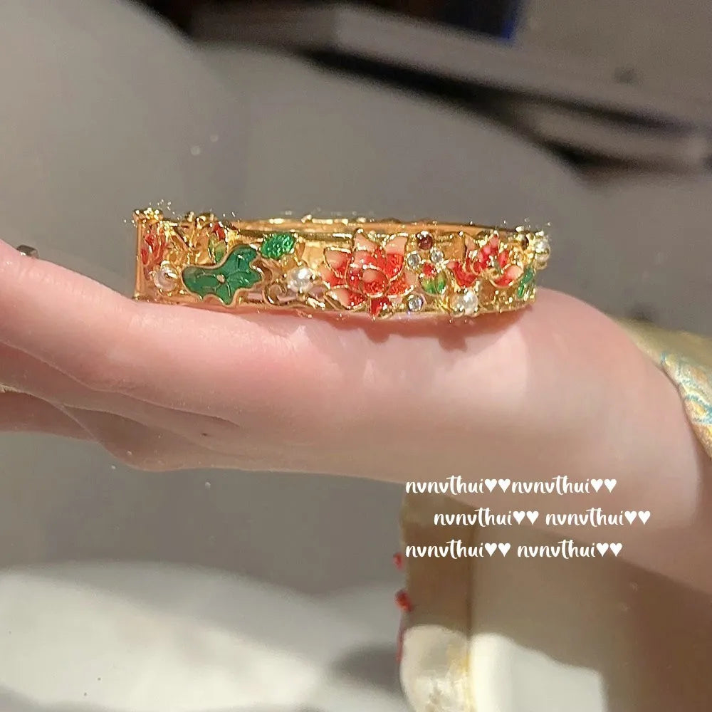 Fashion Design Charms Lotus Enamel Cuff Bracelet Noble 18K Gold Plated Women's Vintage Bangles Cocktail Party Antique Jewelry