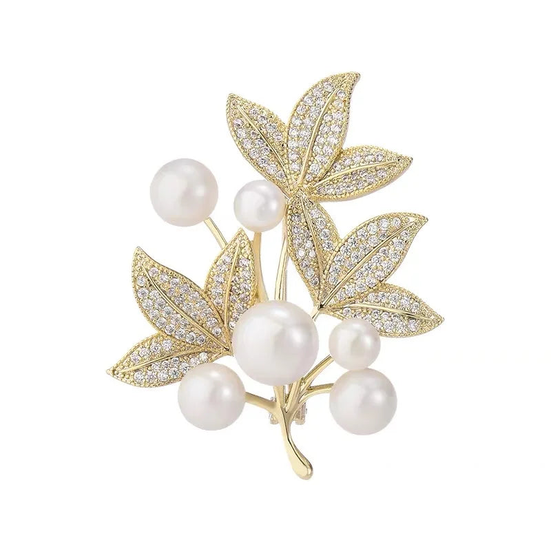 Fashion Pearl Maple Leaf Rhinestone Brooches For Women Elegant Metal Fixed Clothing Pins Daily Jewelry Accessories