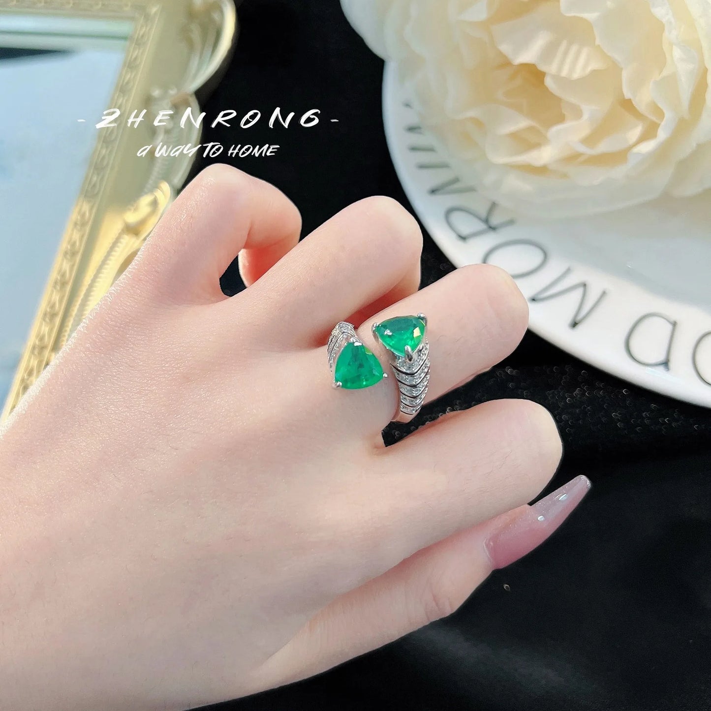 Vintage Luxury Artdeco Design Jewelry Inlaid Colombian Simulation Triangle Emerald Bracelets Rings Jewelry Sets For Women